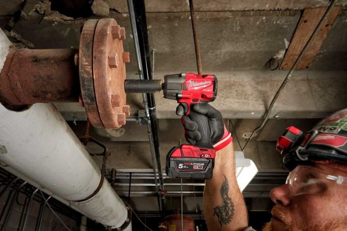 Гайковерт ударный аккумуляторный Milwaukee M18 FMTIW2F12-502X 18В АКБ 2х5А·час 0-2575об·мин 881Нм 1/2" ЗП M12-18FC кейс 6.28кг