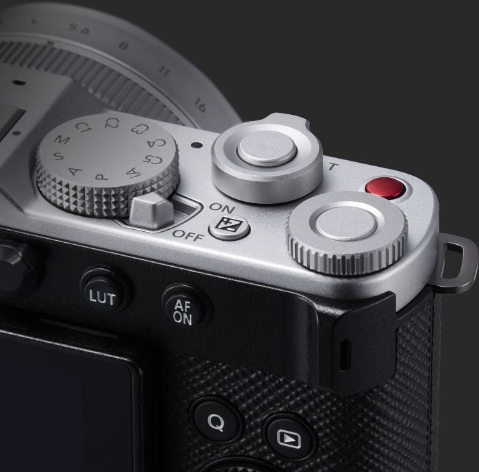 Цифр. фотокамера Panasonic DC-L10 Silver