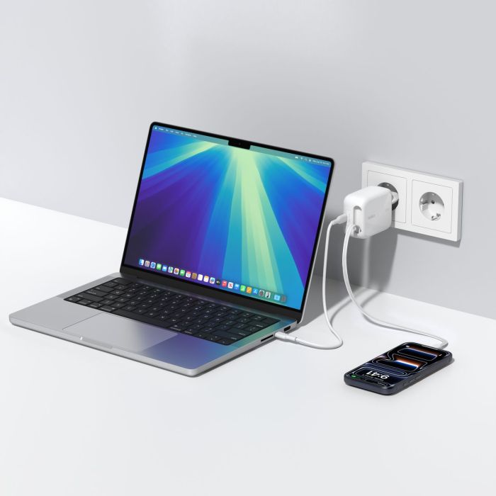 Зарядний пристрій мережевий Belkin 67Вт USB-C PD, PPS, вбудований кабель USB-C, білий