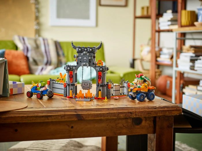 Конструктор LEGO Super Mario Mario Kart – Bowser та його замок