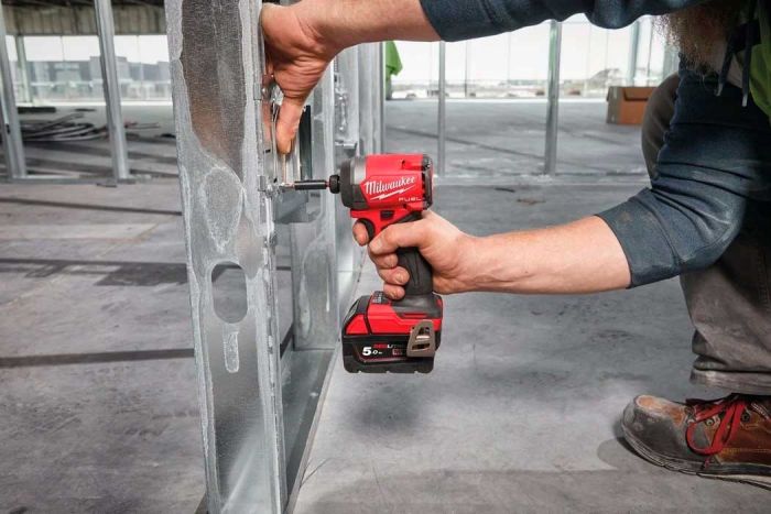 Гвинтоверт ударний акумуляторний Milwaukee M18 FID3-0X 18В 226Нм 0-3900об/хв кейс 1.7кг без АКБ та ЗП