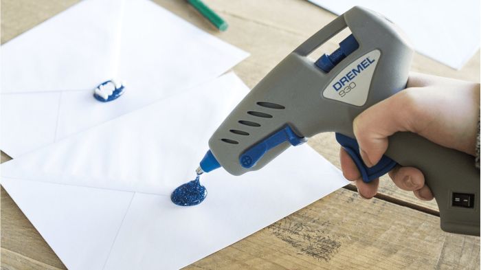 Пістолет клейовий Dremel GlueGun 930 стрижні 7мм 105-165° 0.2кг