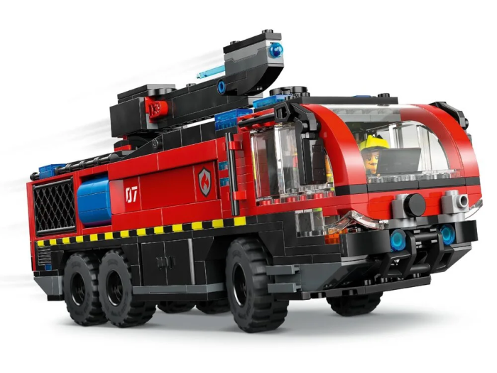 Конструктор LEGO City Пожарный грузовик в аэропорту