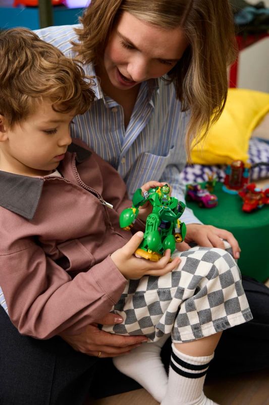 Конструктор LEGO Disney Junior Marvel Локі проти команди Залізної Людини