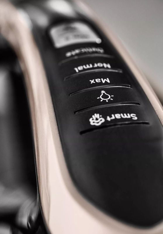 Праска-парогенератор Tefal Pro Express Vision, 3000Вт, 1100мл, паровий удар -750гр, постійна пара - 180гр, чорно-золотий