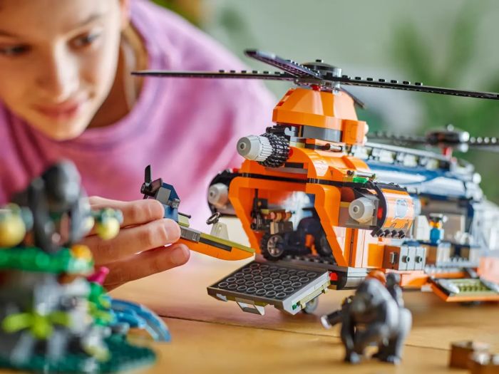 Конструктор LEGO City Вертолот в базовом лагере для иследования джунглей