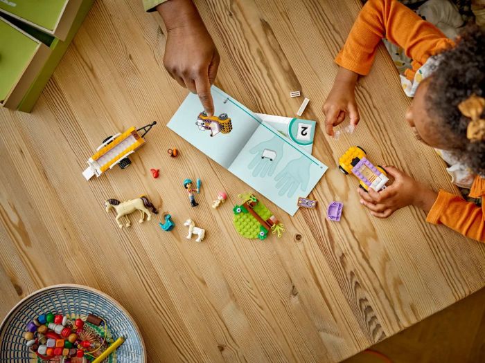 Конструктор LEGO Friends Прицеп для лошади и пони