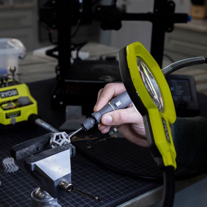 Фонарь инспекционный аккумуляторный Ryobi ONE+ RML18-0, 18В, 500лм, 2 функции освещения, гибкий, зажим без АКБ и ЗУ
