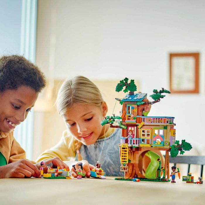 Конструктор LEGO Friends Тусовка в домике дружбы на дереве