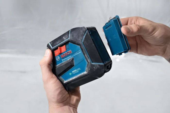 Нівелір лазерний Bosch Professional GLL 20-22 G 3.7В/4АА до 20м ±0.3мм/м зелений промінь чохол штатив IP 65 0.59кг