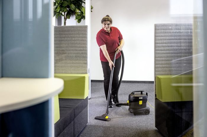 Пылесос профессиональный Karcher Go! Further T 11/1 Classic Adv Re!