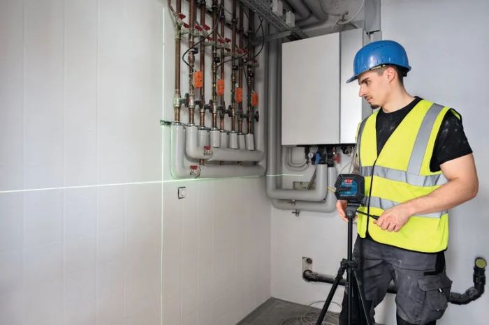 Нівелір лазерний Bosch Professional GLL 20-22 G 3.7В/4АА до 20м ±0.3мм/м зелений промінь чохол IP 65 0.59кг