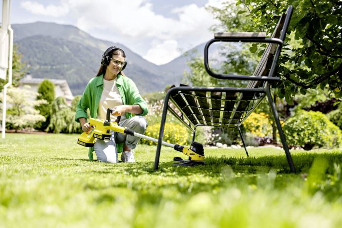 Тример садовий акумуляторний Karcher LTR 3-18 Dual Battery Set 18В акб 2х2А·год 30см 8000об/хв 2хЗП Power 2.42кг