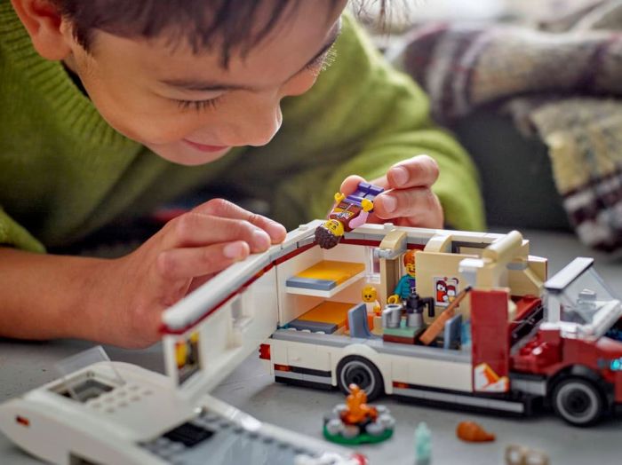 Конструктор LEGO City Приключенческий домик на колесах для отпуска