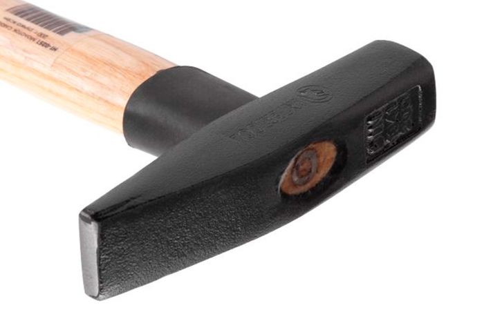 Молоток Intertool 200 г ручка ясень (HT-0251)